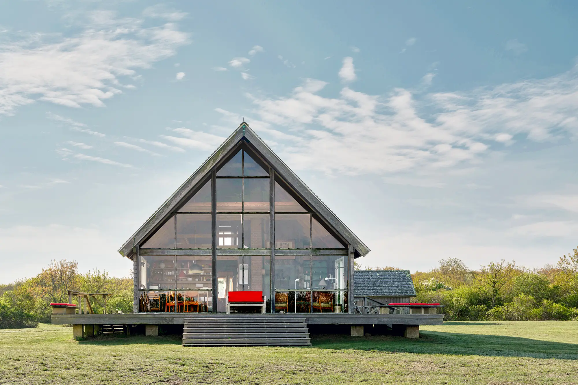サインハウスSB-6X　とてもキレイです！ Jens Risom's Block Island House | Maine Home + Design